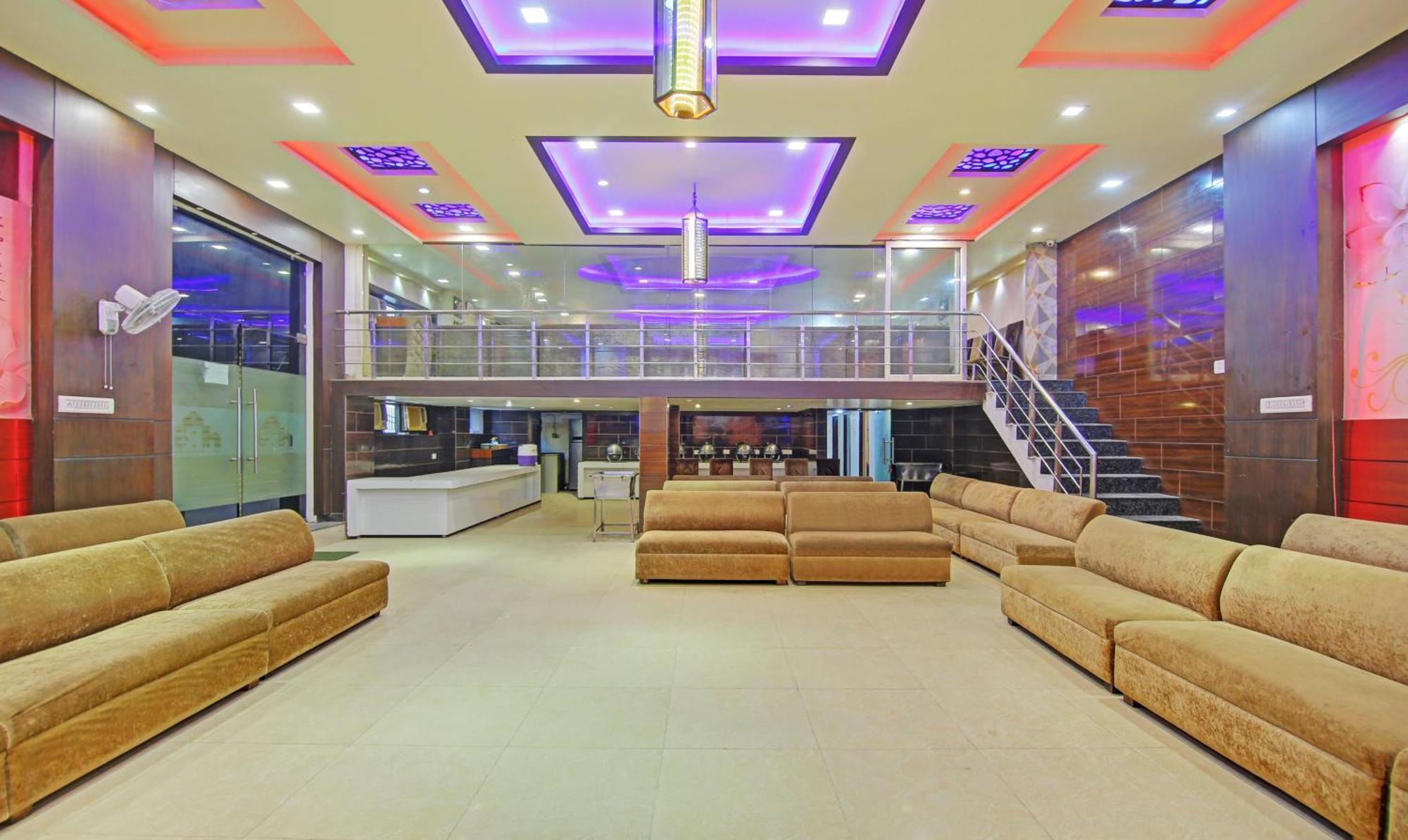 Itsy By Treebo - Royale Inn มีรัท ภายนอก รูปภาพ