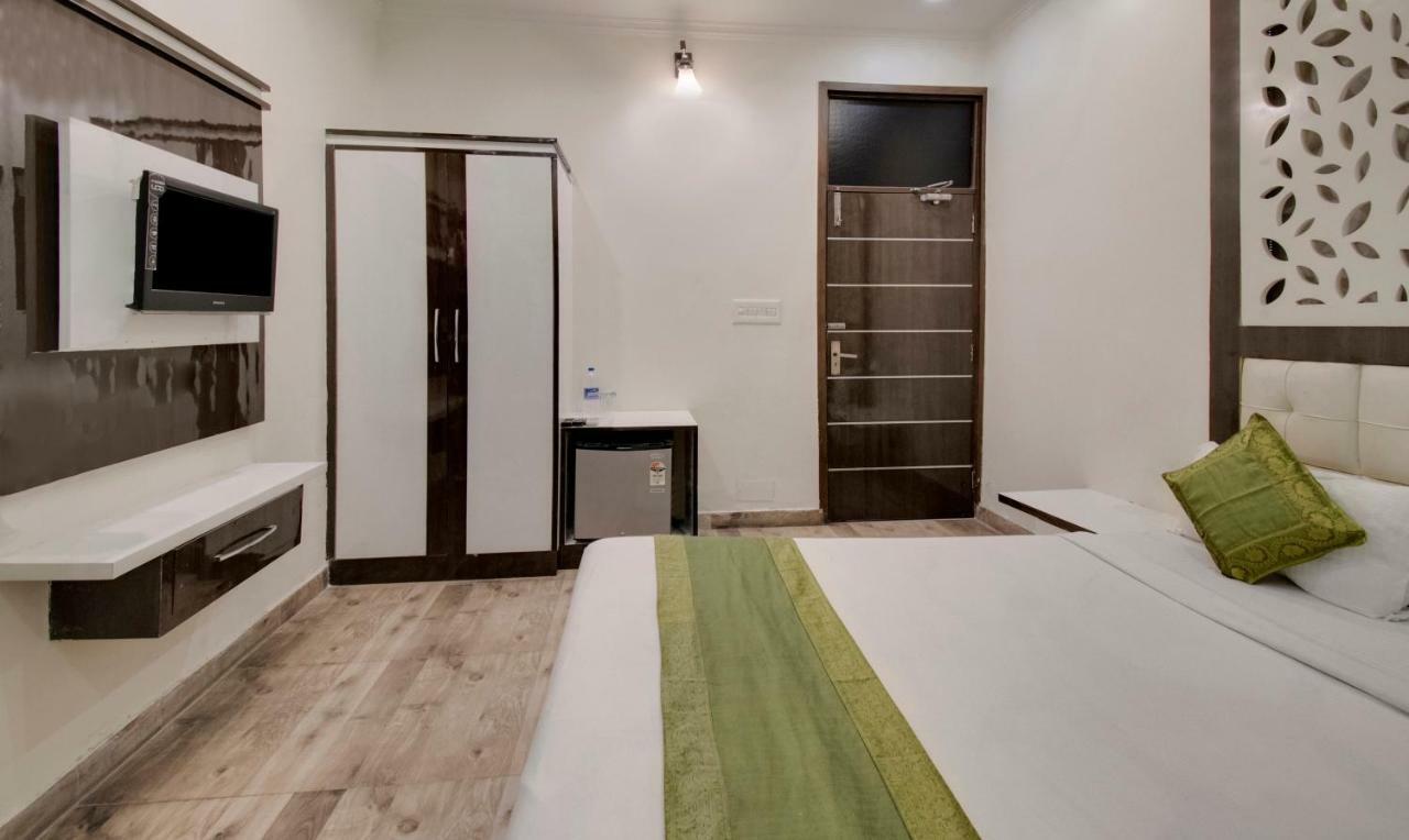 Itsy By Treebo - Royale Inn มีรัท ภายนอก รูปภาพ