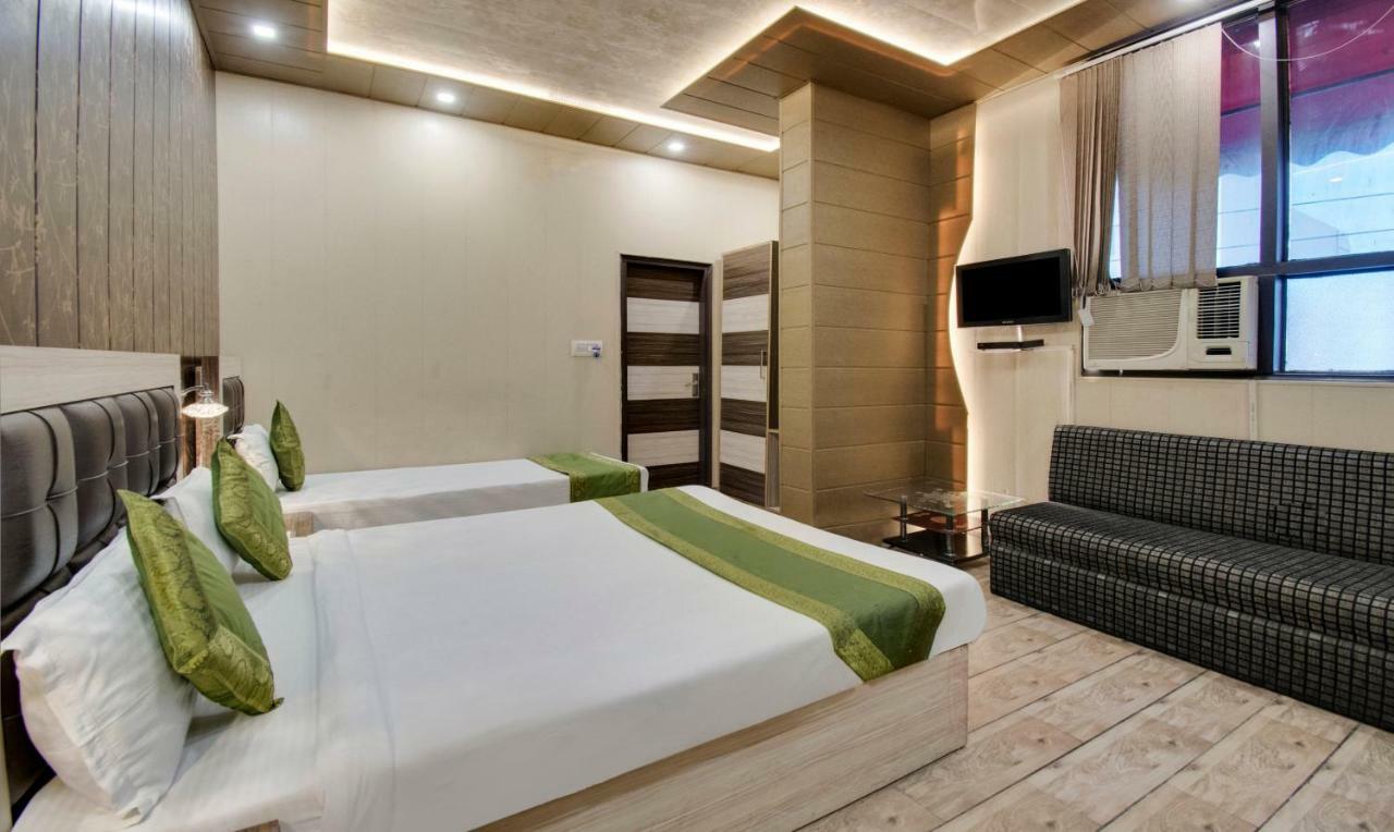 Itsy By Treebo - Royale Inn มีรัท ภายนอก รูปภาพ