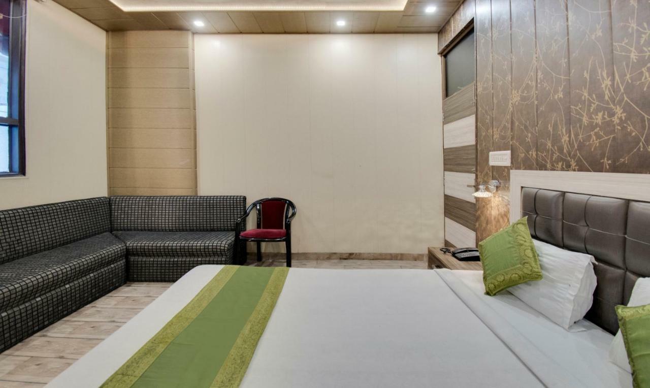 Itsy By Treebo - Royale Inn มีรัท ภายนอก รูปภาพ