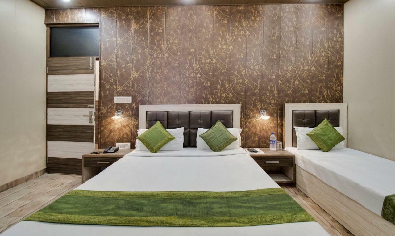 Itsy By Treebo - Royale Inn มีรัท ภายนอก รูปภาพ
